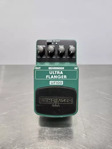 Behringer UF100 2
