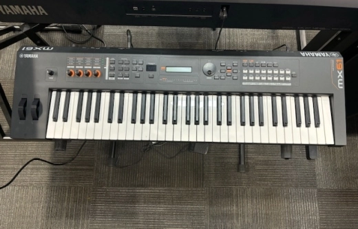 Yamaha - MX61 BK 61 Key Synth 2