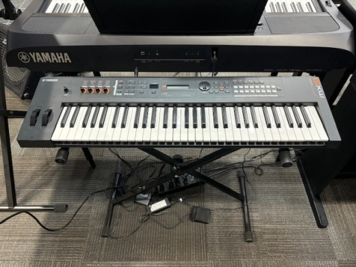 Yamaha - MX61 BK 61 Key Synth