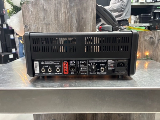 Hughes & Kettner Tube Meister Deluxe 20 Head 2