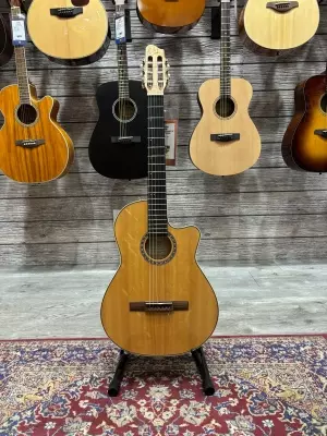 La Patrie Arena Flame/Maple CW Crescent II w/ Bag