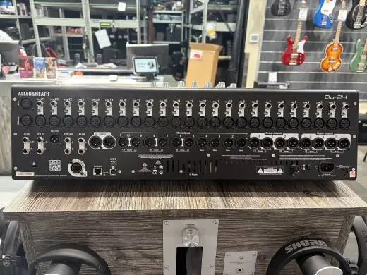 Allen & Heath - QU-24 2