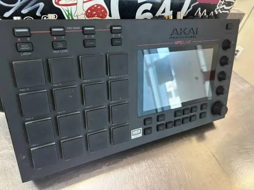 Akai - MPC LIVE