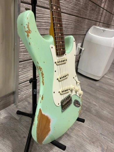 Fender FCS 1959 Heavy Relic Faded/Aged Surf Green 3