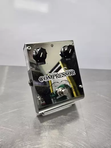 Akai Professional Compressor
