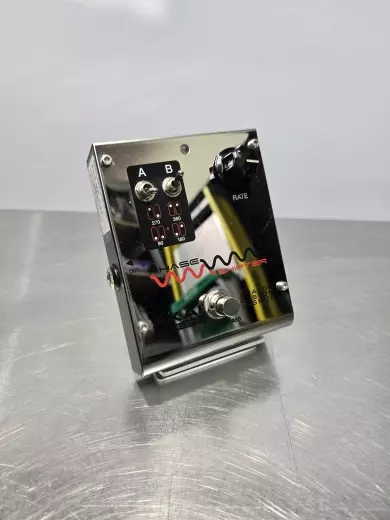 Akai Phase Shifter