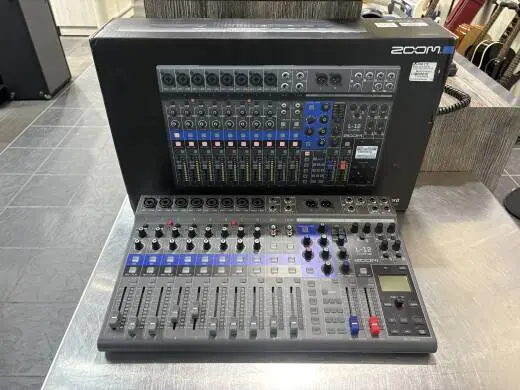 Zoom - LIVETRAK L-12