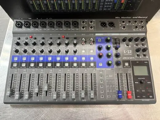 Zoom - LIVETRAK L-12 2