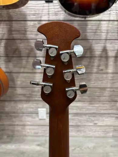 Ovation Standard Balladeer Cherryburst w/ Hard Case 2