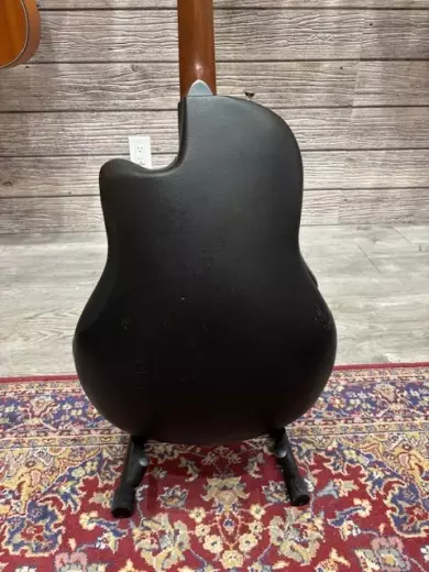 Ovation Standard Balladeer Cherryburst w/ Hard Case 2