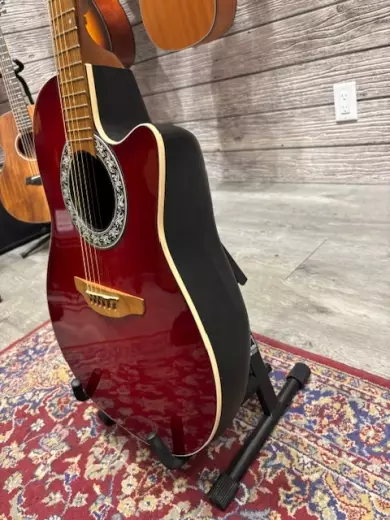 Ovation Standard Balladeer Cherryburst w/ Hard Case 2