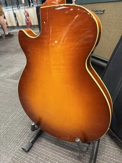 Godin Guitars - G39852 2