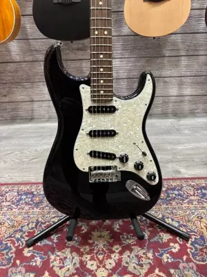 Fender 70th Anniversay Player Strat PF Nebula Noir 2