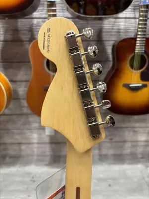 Fender Tom Delonge Strat - Surf Green 2