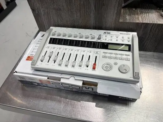Zoom - R16