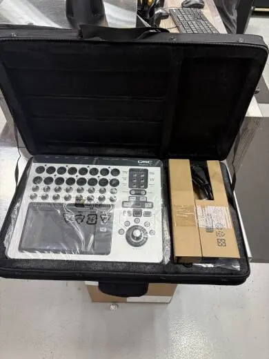 QSC - TOUCHMIX-16 2