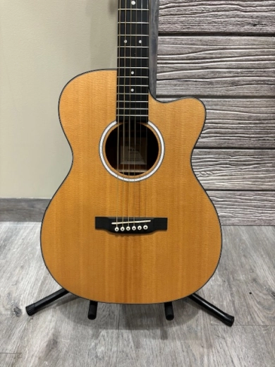 Martin Guitars - 000CJR-10E 2