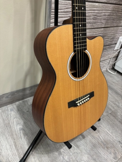 Martin Guitars - 000CJR-10E 2