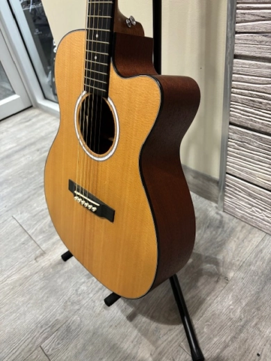 Martin Guitars - 000CJR-10E 2