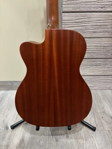 Martin Guitars - 000CJR-10E 2