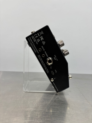 BOSS IR-200 Amp And Cabinet Simulator | Long & McQuade BOSS IR-200 Amp And Cabinet Simulator | Long & McQuade