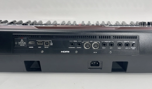 Korg - PA700 2