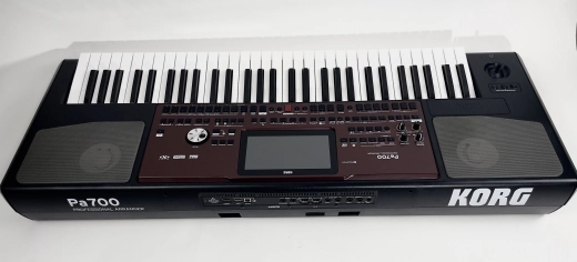 Korg - PA700 2