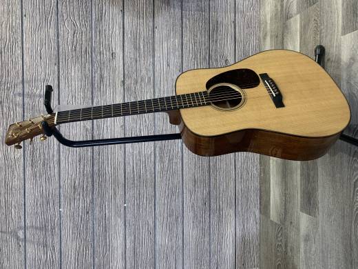 Martin D-18 Modern Deluxe Spruce/Mahogany Acoustic 3