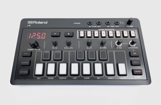 Roland - J-6