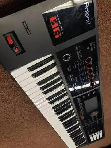 Roland - FA-06 2