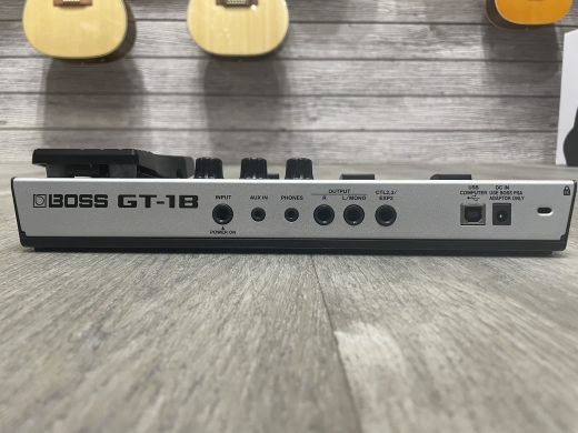 BOSS - GT1B Bass Multi Effect 5