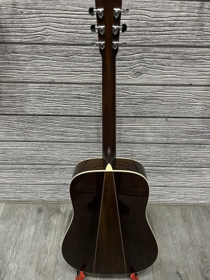 Martin Guitars - D-35 V18 3