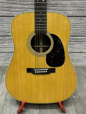 Martin Guitars - D-28 2