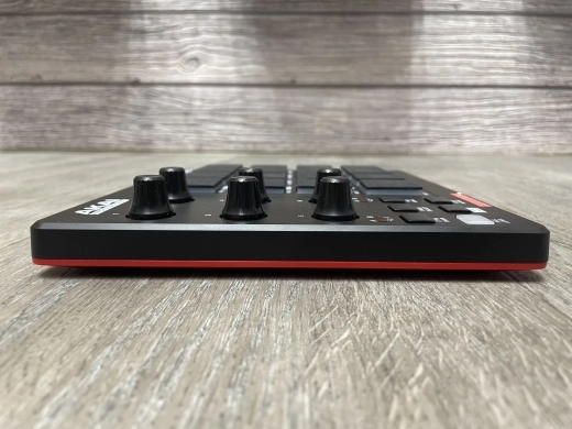 Akai - MPD218 Pad Control Unit 2