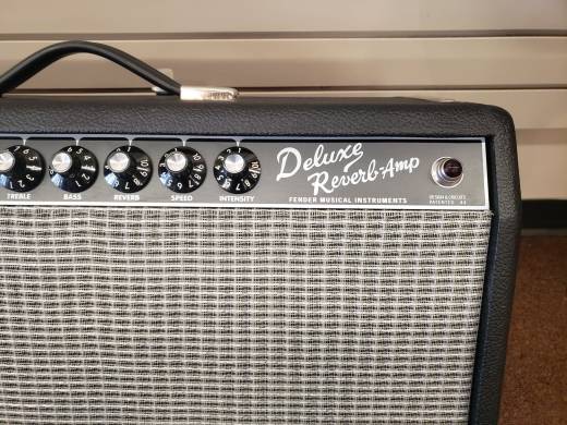 Fender - 65 Deluxe Reverb 2