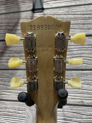 Gibson Les Paul Tribute Satin Honeyburst 4