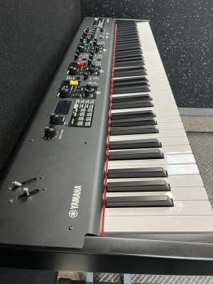 Yamaha - CP73 2