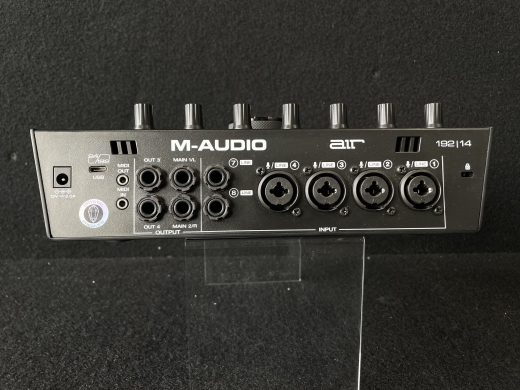 M-Audio AIR 192|14 8-In/4-Out 24/192 USB Audio Interface 2