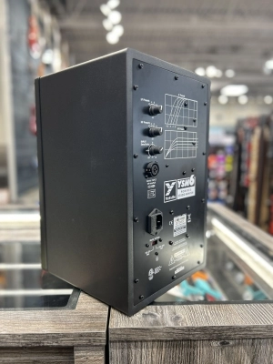 Yorkville - YSM6 Powered Monitor 2