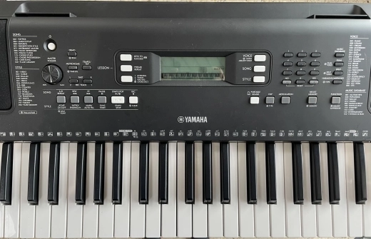 Yamaha - PSRE373 3
