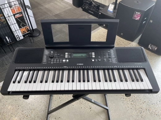Yamaha - PSRE373 4