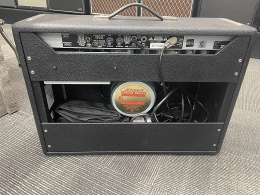 Fender 65 Deluxe Reverb 4