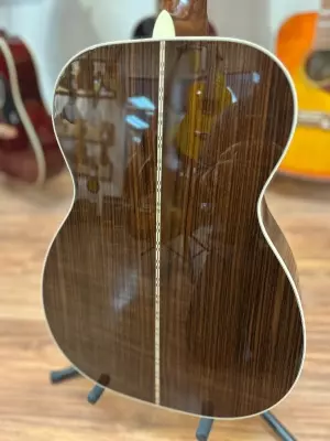 Martin Guitars - 00-28 V18 2