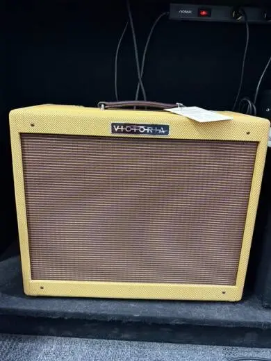 Store Special Product - Victoria Amplifiers - IVYLEAGUE-2X10