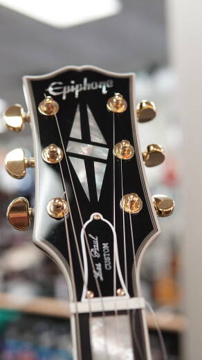 Epiphone Les Paul Custom Electric Guitar With Hardshell Case - Ebony