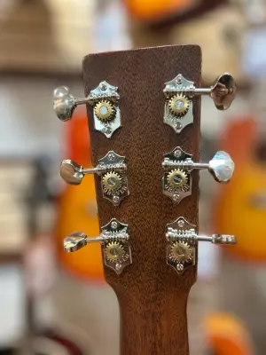 Martin Guitars - D-18 2