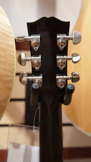 Gibson - J 45 Standard 2