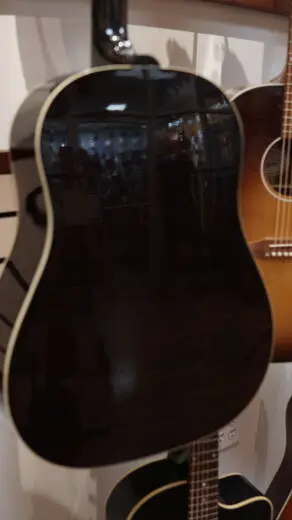 Gibson - J 45 Standard 2