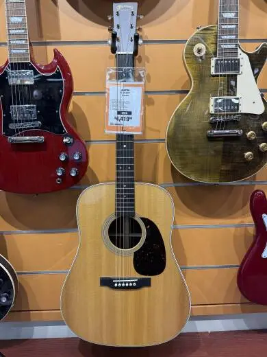 Martin Guitars - D-28 2017