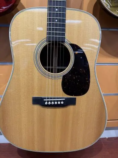Martin Guitars - D-28 2017 2